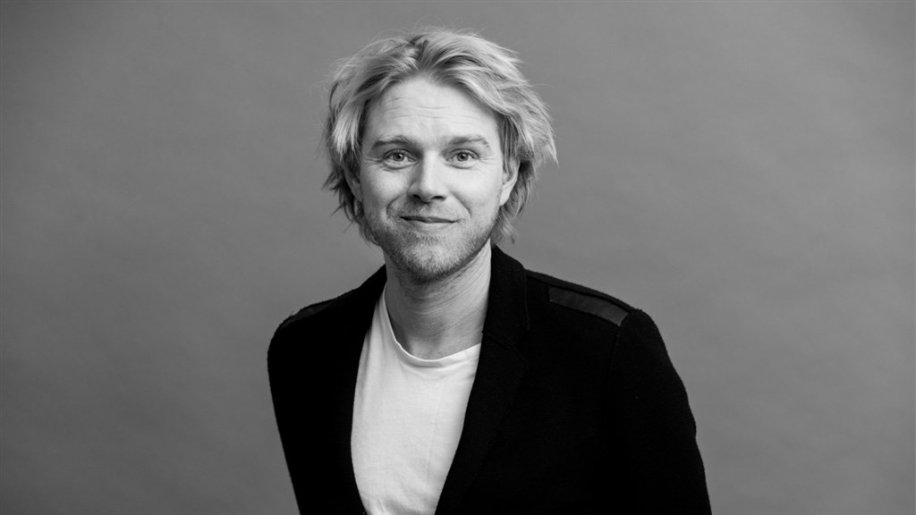 Felix Smith bliver vært på liveudsendelserne fra de danske baner. Rollen som kommentator deler han med Jesper Carlsen, der ligesom Smith er kendt fra Top Gear Danmark.
(Foto: Discovery Networks Danmark)